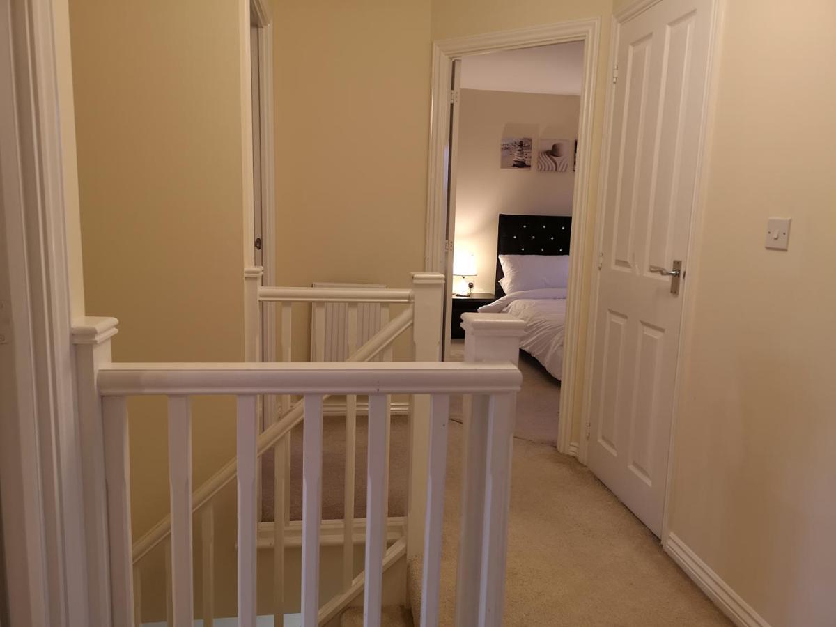 Nightingale Gardens - 4 Bed Detached House - Manchester Apartment Exterior photo